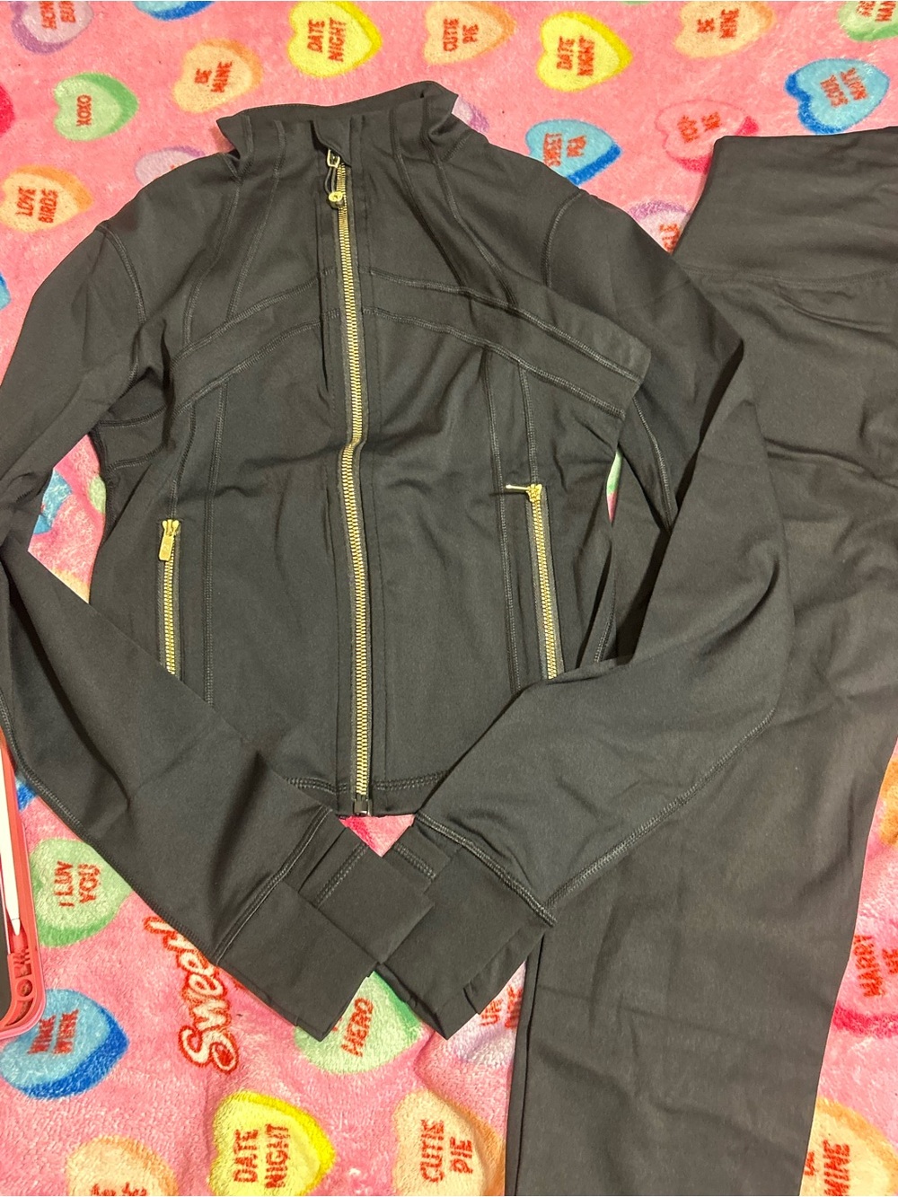 Black Lululemon cropped define set size